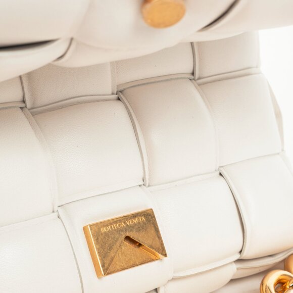 Bottega Veneta Maxi Chain Cassette Chalk Intreccio-Lambskin Shoulder Bag - Picture 9 of 11